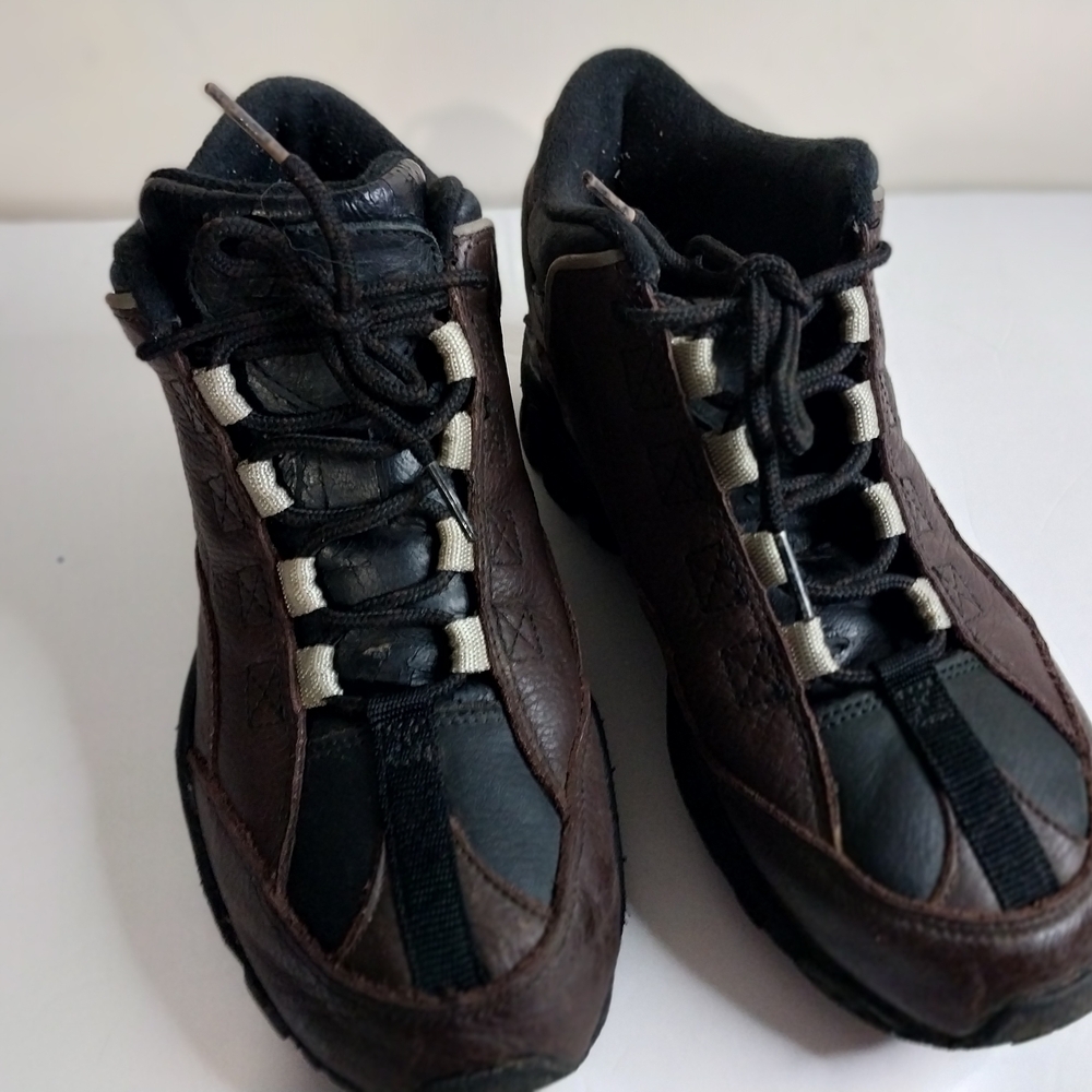 Hi-Tec Black and Brown Men"s  Size 8 Athletic Shoes